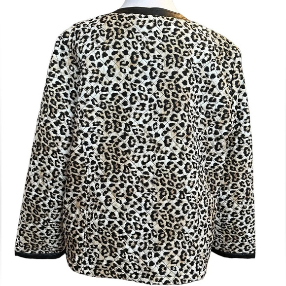Chico’s Quilted Leopard Skin Commuter Town & Country Jacket - Picture 3 of 6